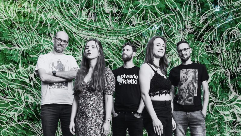 TOŃ band official photo