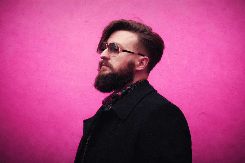 Polski projekt LOVER (elektronika) wydaje dzisiaj debiutancki album „Technicolor”