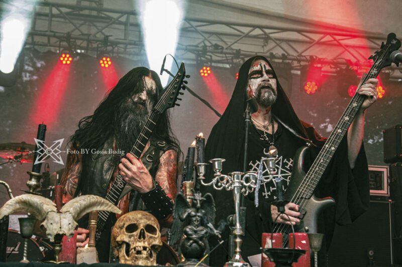 BLACK ALTAR